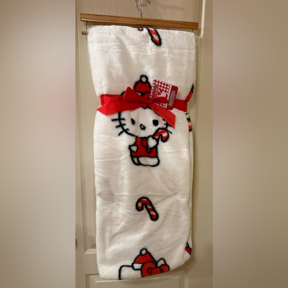 CHRISTMAS Hello Kitty Faux Rabbit Blanket